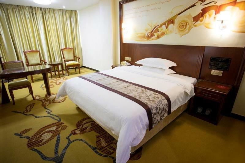 Longhui Business Hotel Huizhou  Dış mekan fotoğraf